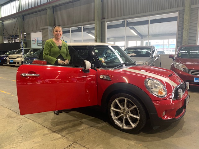 Mini Cooper /i/images/testimonials/DonnaDrummond.jpg
